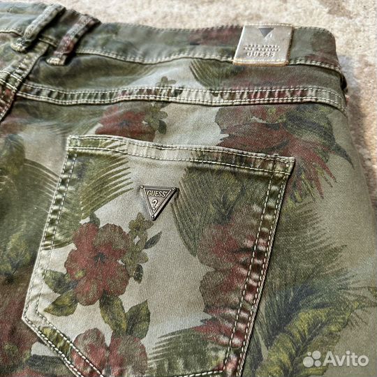 Женские шорты Guess