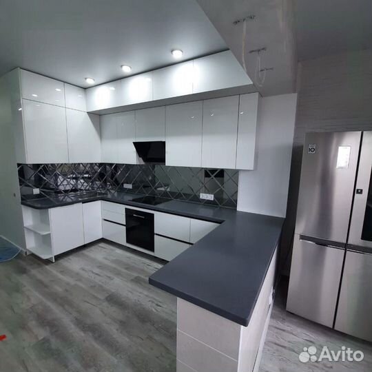 Кухонный гарнитур новый