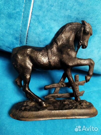 Каслинское литье Вешалка,конь, подсвечник, пепельн
