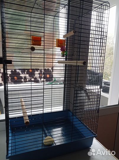 Клетка для крупного попугая
