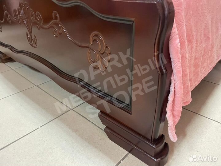 Кровать массив