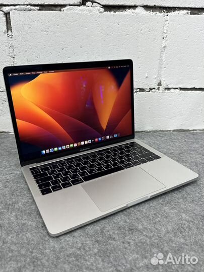 Apple macbook Pro 2017 i5/512/8гб TouchBar