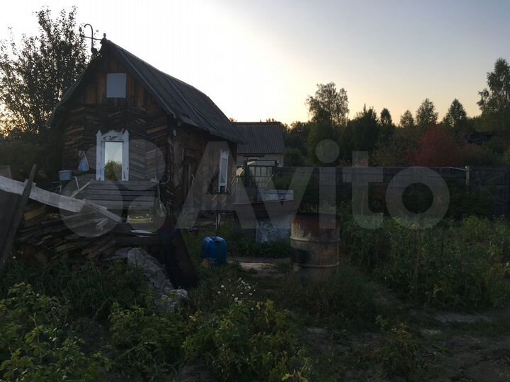 Дача 20 м² на участке 10 сот.