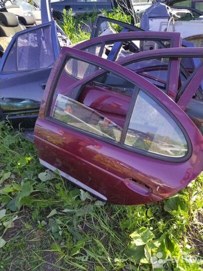 Дверь Рено Меган 1