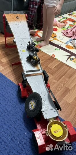 Hot wheels монстер трак