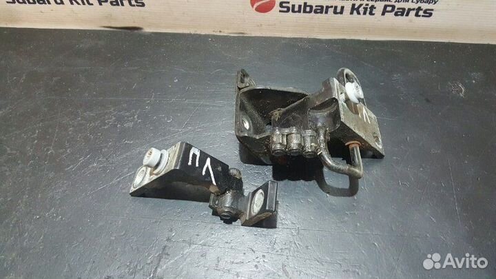 Петли двери передние левые Porsche Cayenne 957