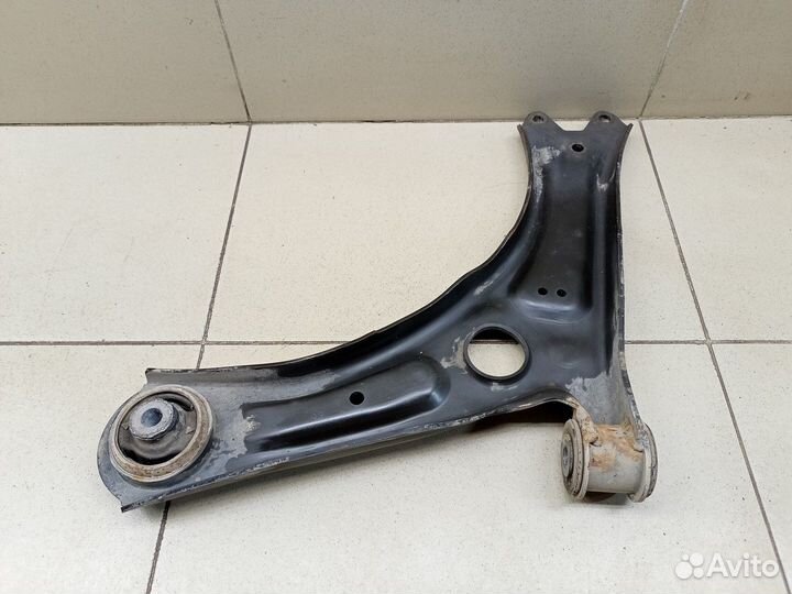 Рычаг передний правый Yeti 2009