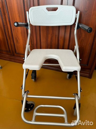 Медицинская кровать для лежачих больных