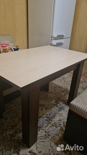 Кухонный стол