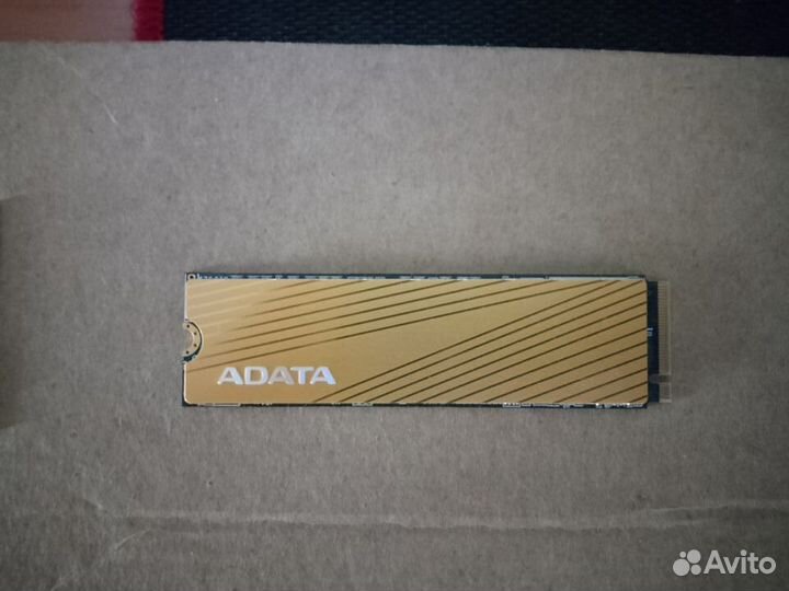 256 гб SSD M.2 adata Falcon