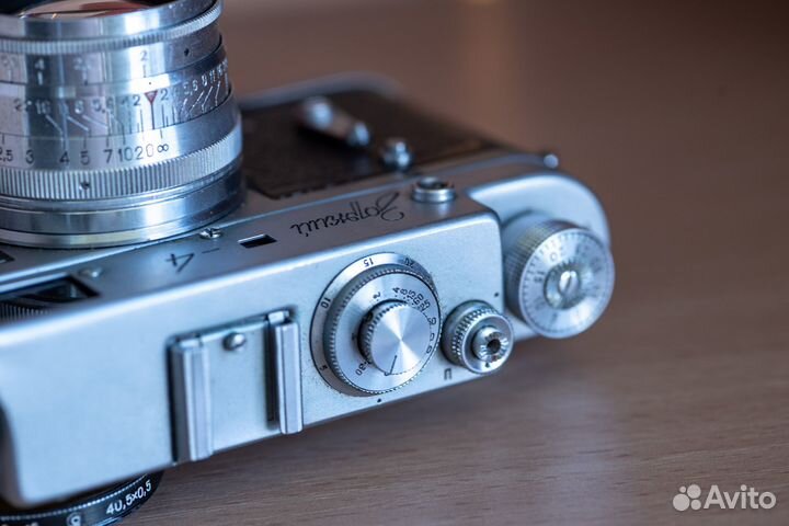 Фотоаппарат Зоркий-4 +Юпитер-8 поводок +3 тушки