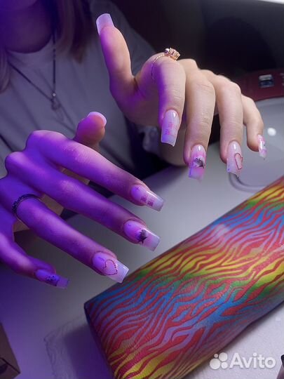 Наращивание ногтей маникюр модель