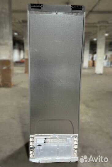 Холодильная камера Liebherr CNef 5735