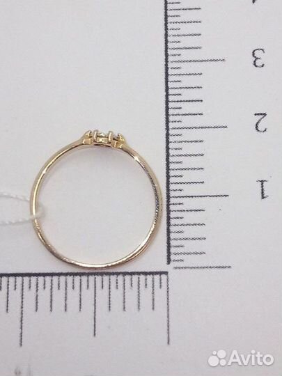 Золотое кольцо с камнем 16,5р