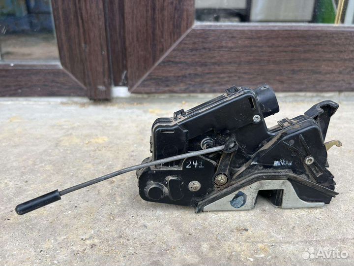 Замок левой передней двери e 46