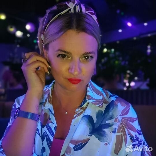 Руководитель отдела ахо; Заведующая хозяйством