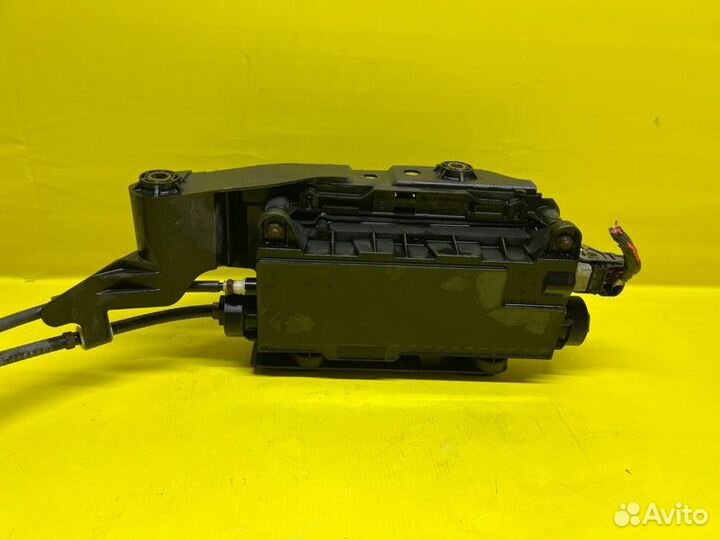 Блок управления стояночным тормозом Renault Scenic