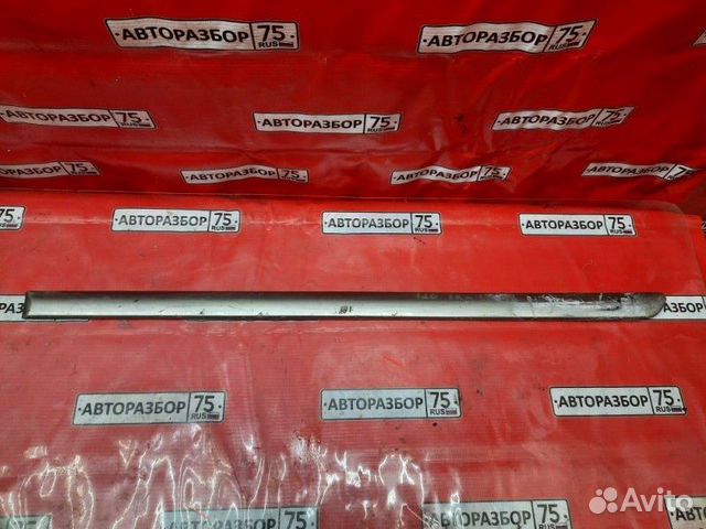 Молдинг на дверь задний левый Toyota Corolla