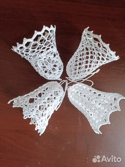 Комплект из 4 белых колокольчиков