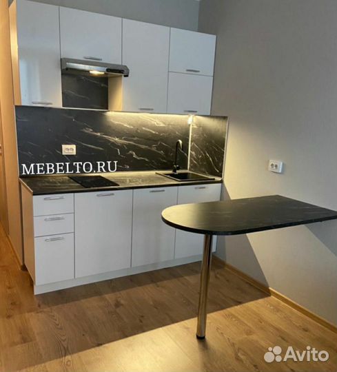 Кухня с барной стойкой в студию