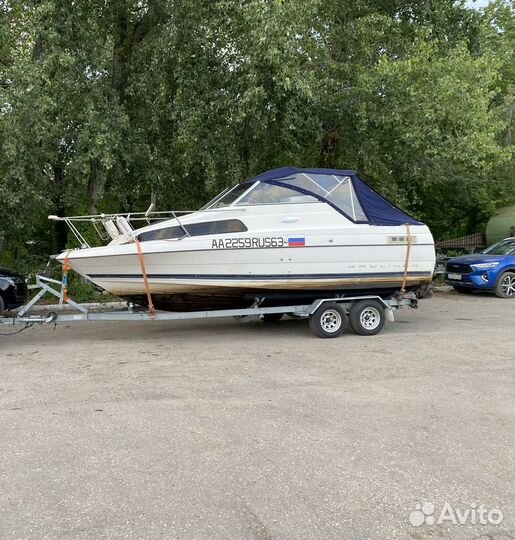 Каютный катер Bayliner 2252