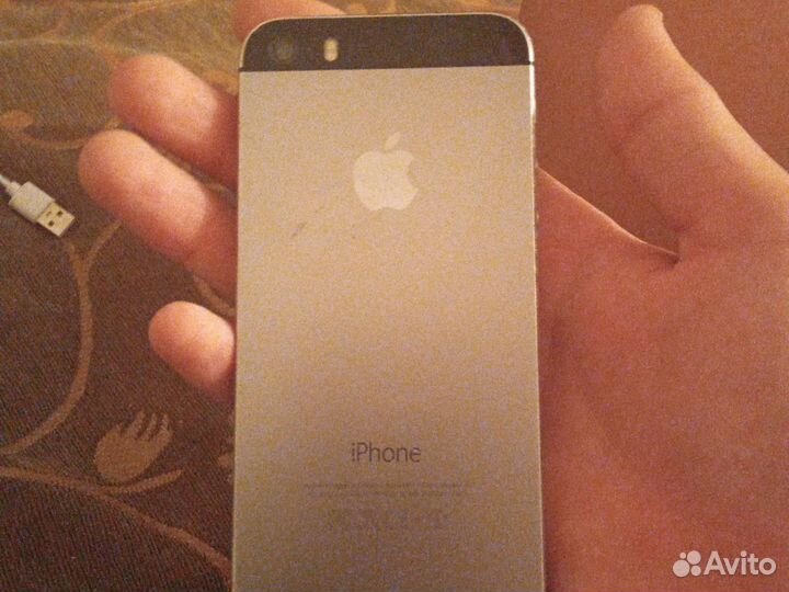 Телефон iPhone 5s