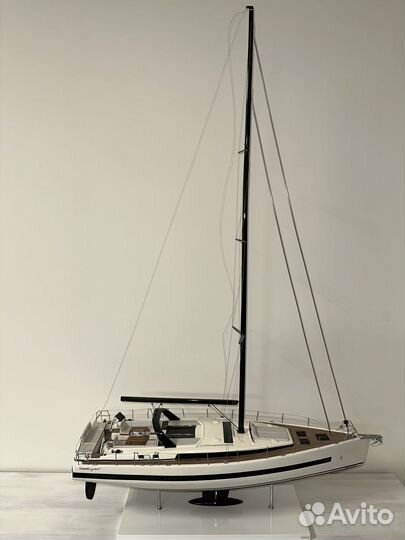 Продается модель яхты Bénéteau oceanis 62