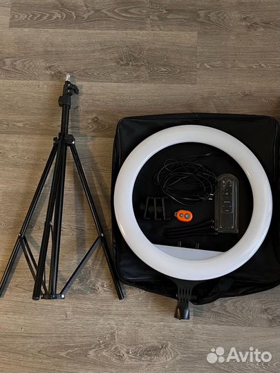 Кольцевая лампа RL-18 45 см со штативом