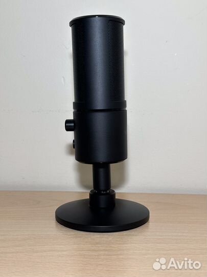 Микрофон проводной Razer Seiren X