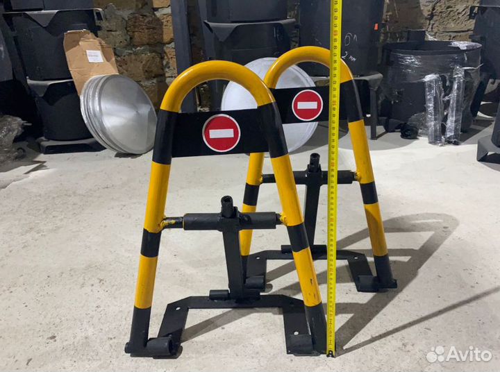 Авто парковочный барьер с замком и 4 анкерами