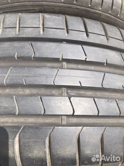 Pirelli P Zero Luxury Saloon 225/40 R19 93Y