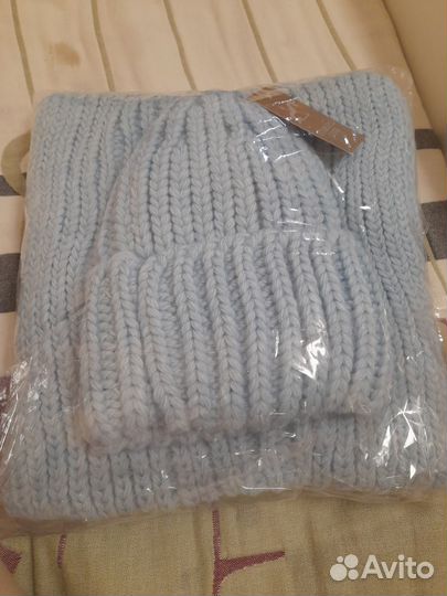 Женская шапка со снудом