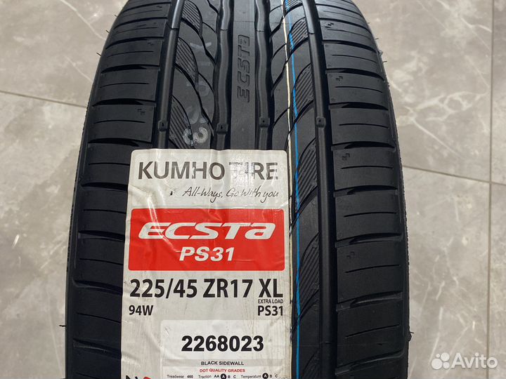 Kumho Ecsta PS31 225/45 R17 94W