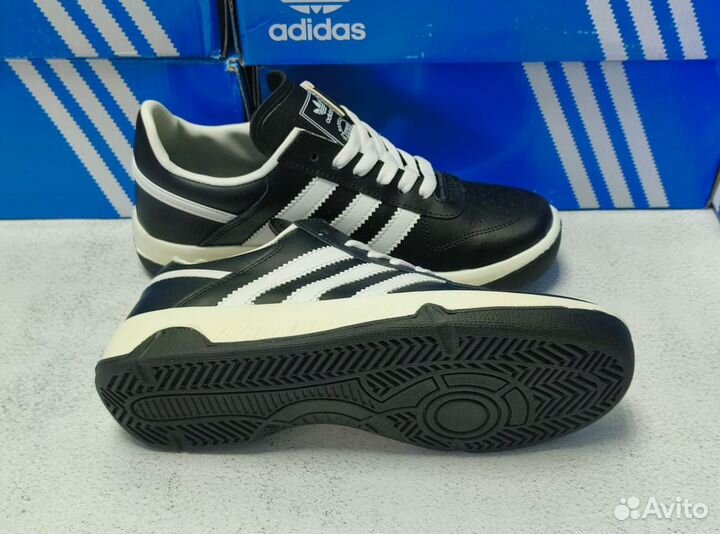 Кроссовки adidas лужники