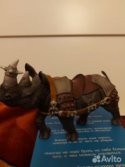 Фигурка носорога schleich большая