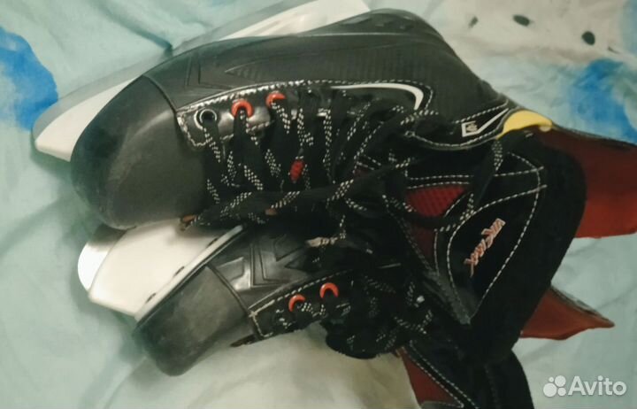 Коньки хоккейные