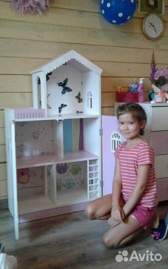 Кукольный домик с дверцами
