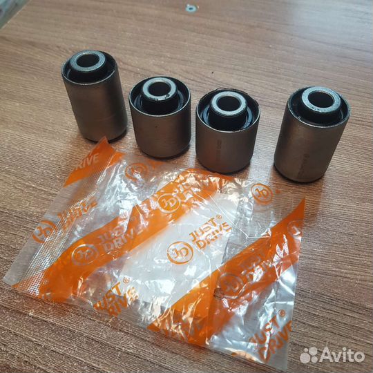 Сайлентблоки подпружинные Ford Focus 1/2/3