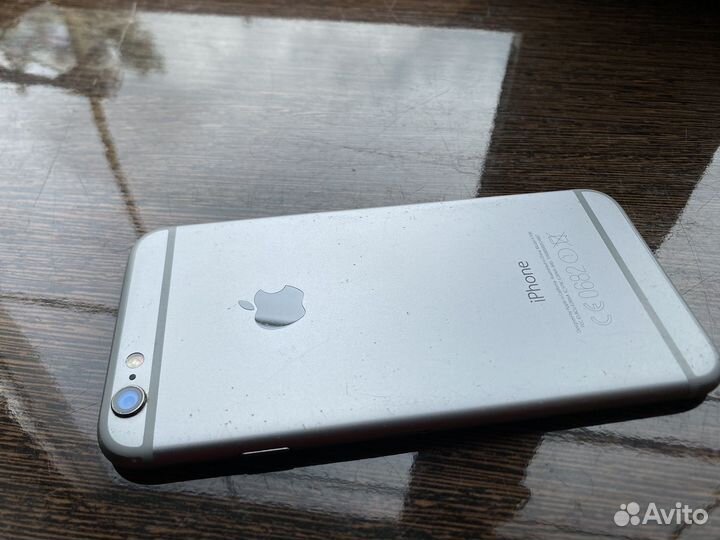 Телефон iPhone 6s