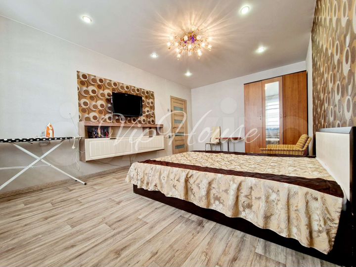 1-к. квартира, 40 м², 9/9 эт.