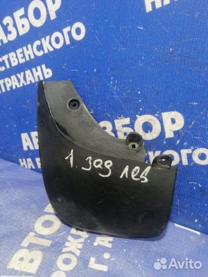 Брызговик Renault Sandero Stepway кроссовер 2018