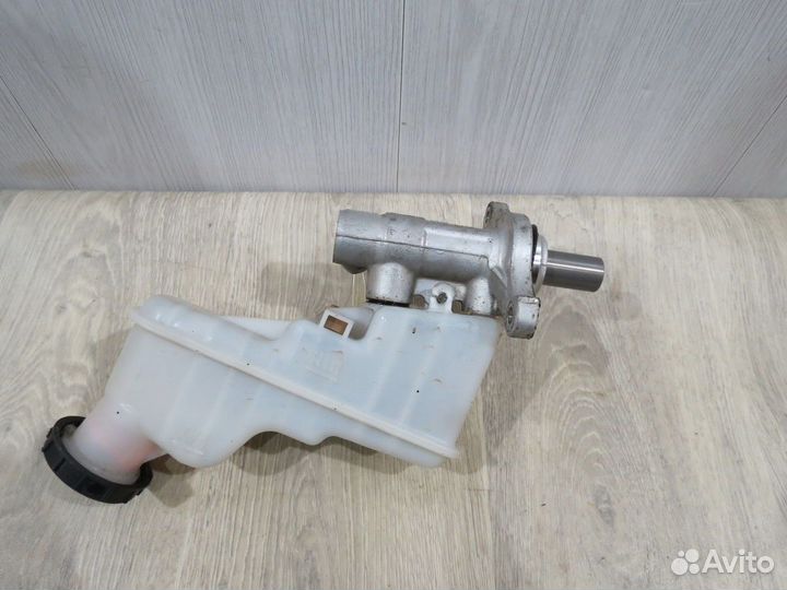 Главный тормозной цилиндр Hyundai Solaris