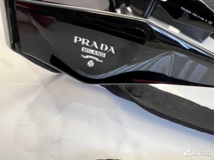 Очки Prada