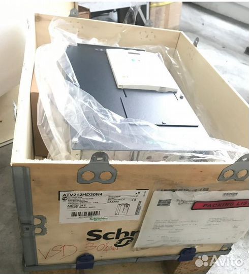 Преобразователь Schneider Electric ATV212HD30N4