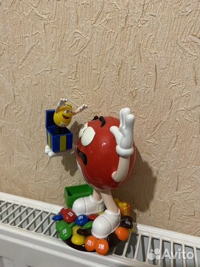 Игрушка-диспенсер, автомат m&m's