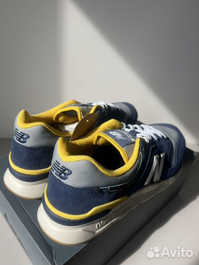 US8,5 Кроссовки New Balance 997H Cordura