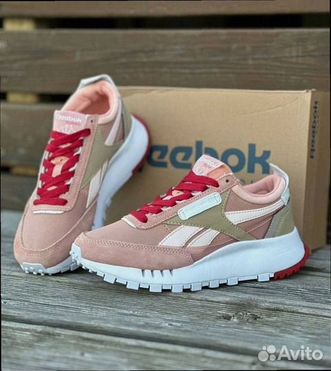 Женские Кроссовки Reebok Classic Розовые