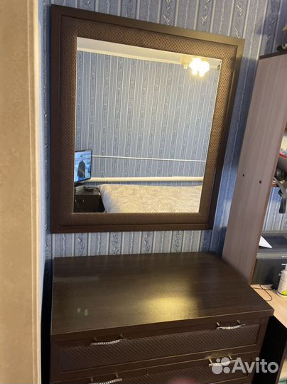 Спальный гарнитур