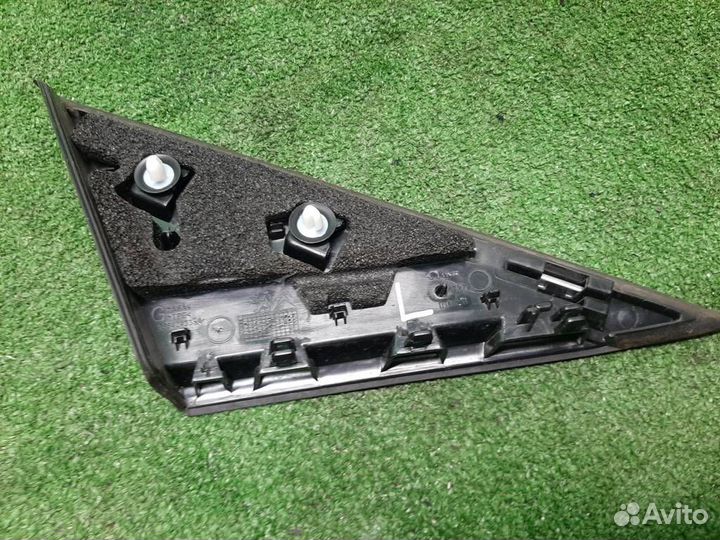 Накладка крыла переднего левого Peugeot 3008 2010