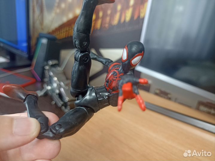 Фигурка Miles Morales Marvel legends 2018